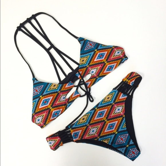 Bikini Set - Picture 2 of 3